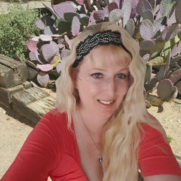 Meet your Posher, Keri-lynn - Picture 1 of 1